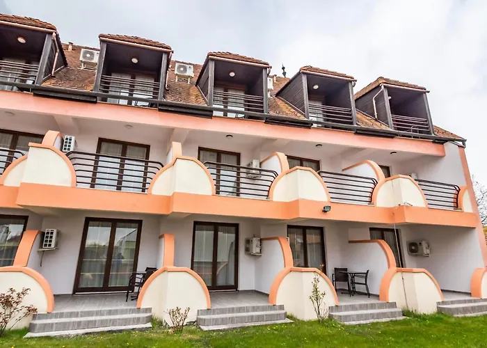 מלון Bacchus קסזטלי