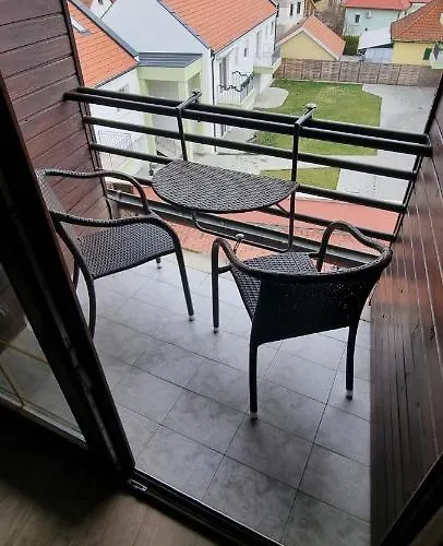 Bacchus מלון קסזטלי